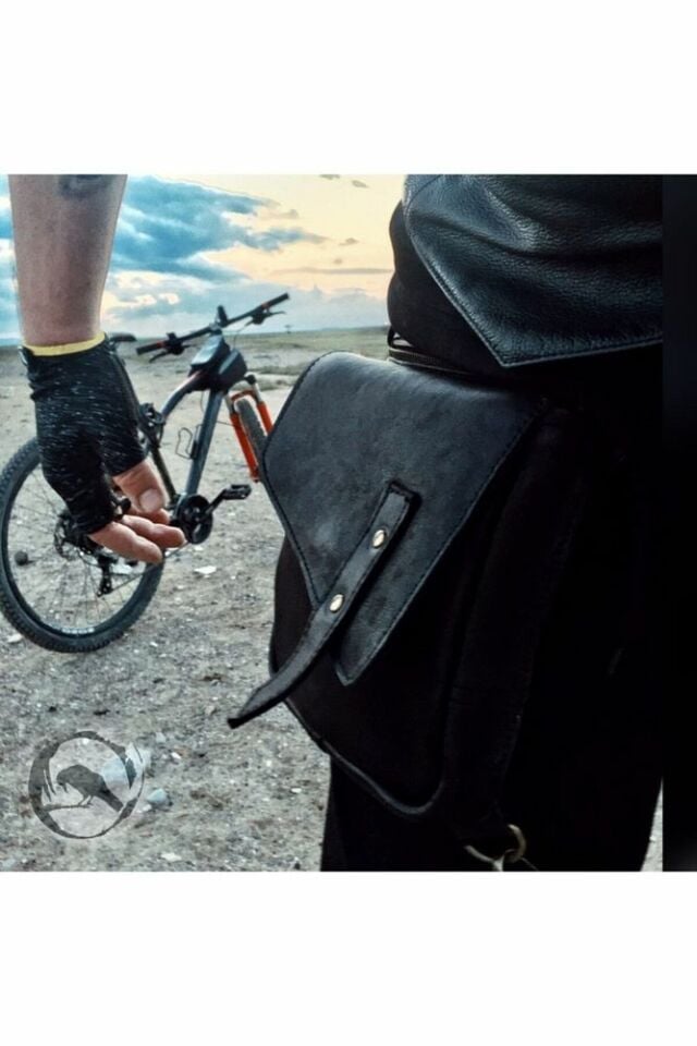 Handmade Fonksiyonel Deri Bel Ve Bacak Çantası Kapaklı Model (Siyah)