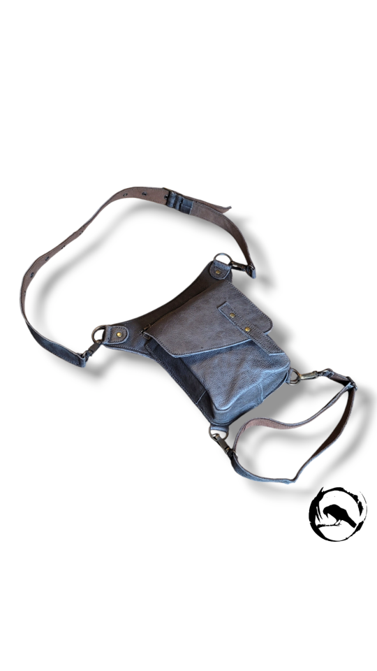 El Yapımı Fonksiyonel Deri Bel Ve Bacak Çantası (Kapaklı Model Gri & Yeşil)